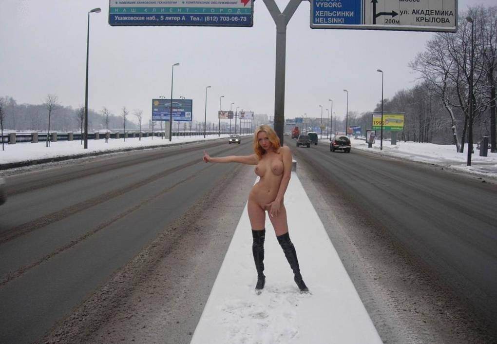 Секс Голые На Улице Русское