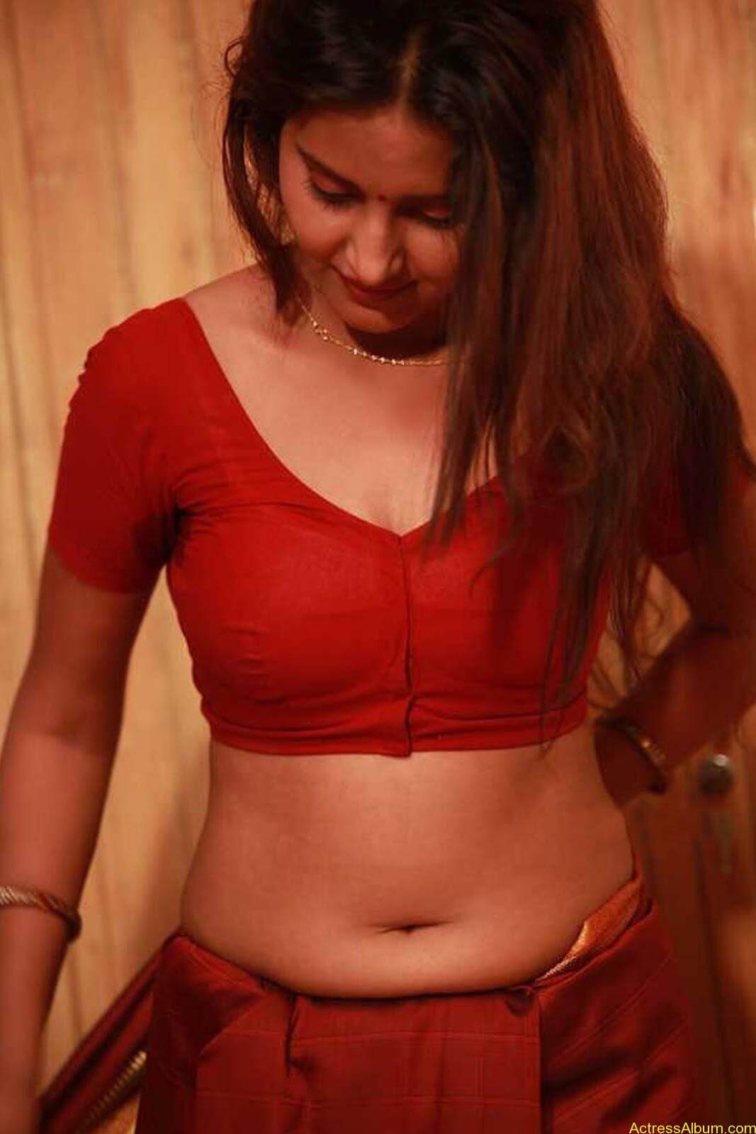 Shanthi Red Saree Girl Actressalbum Archana Sharma Very Hot Bed Stills In Shanthi Movie