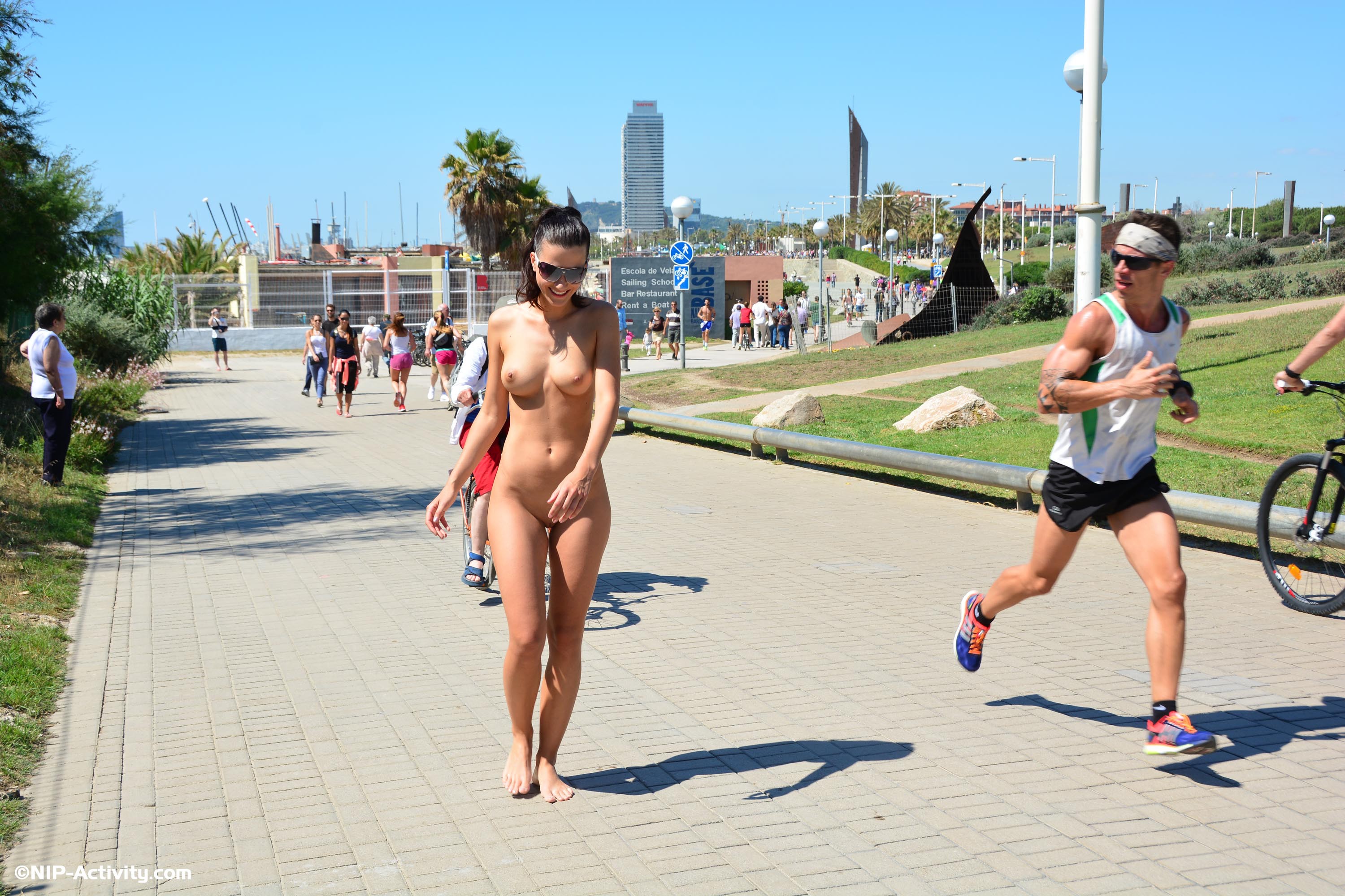 Nude In Public Foto Porn