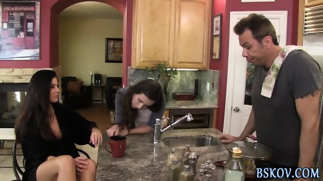 Pornstar eats teen pussy
