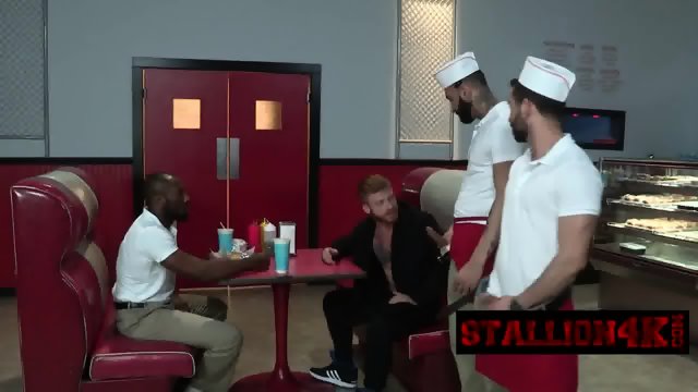 Two Muscled Gay Couples Fuck After Sucking Their Throbbing Cocks