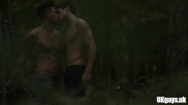 Big dick gay flip flop with cumshot