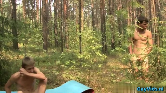 Hot amateur handjob with cumshot
