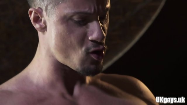 Muscle bear anal and facial cum
