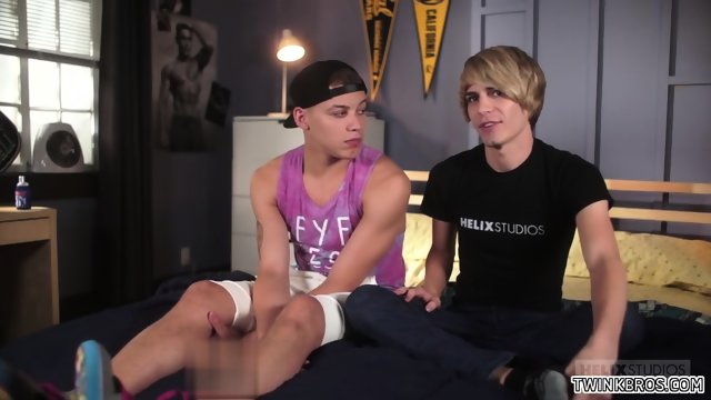 Big dick twinks bareback with cum in ass