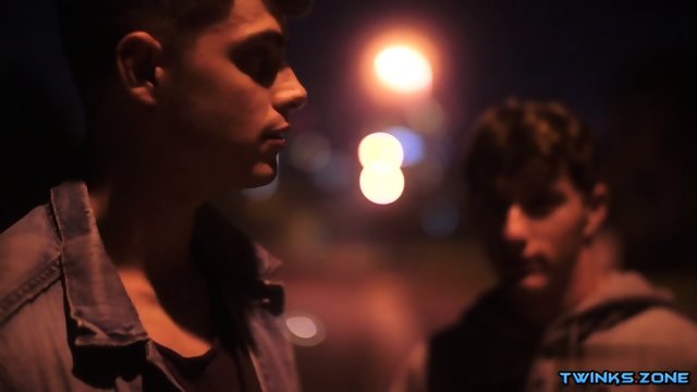 Hot twinks bareback and cum in ass