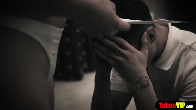 Sis tricks bro into sex after discovering his mom crush