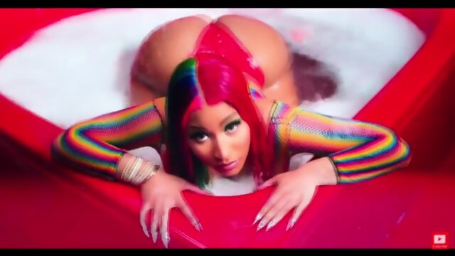 Trollz (Nicki Minaj) big ass butts