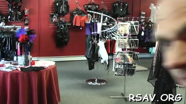 Slutty lady explores pipe