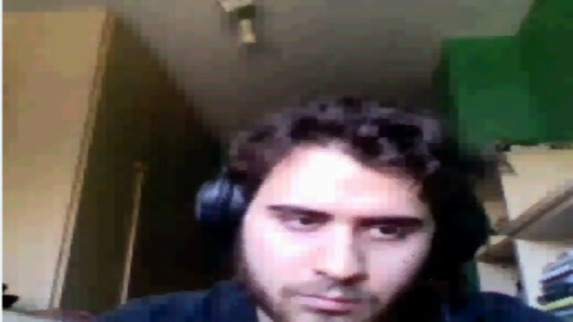 Mister Xavi se masturba en la webcam delante de una niÃ±a de 12 aÃ±os