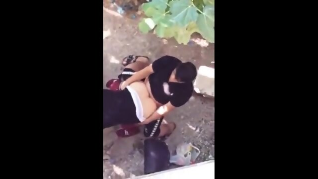 Fuck his sweetheart in the park