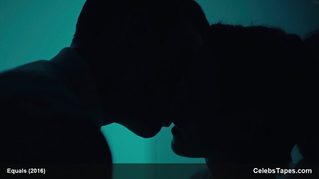 Kristen Stewart nude kissing