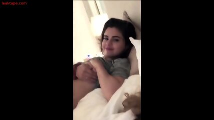 Selena Gomez A Divulgu Une Sex Tape Seins Nus Et Nue Gratuitement