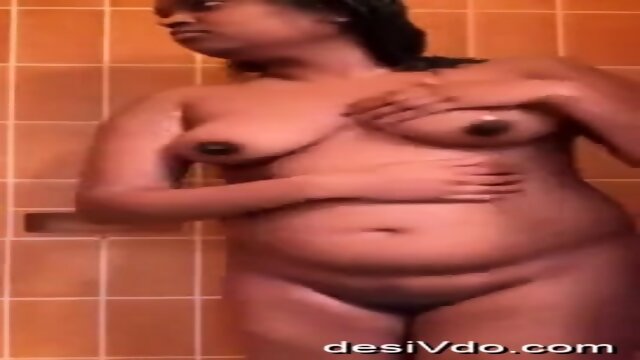 Indian Desi hot mom big nipples full nude showing