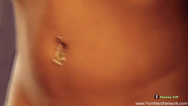 Horny Bollywood Honey Showing Off Her Body HD