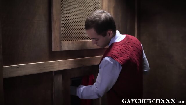 Mature priest fucks younger guy bare after his confession