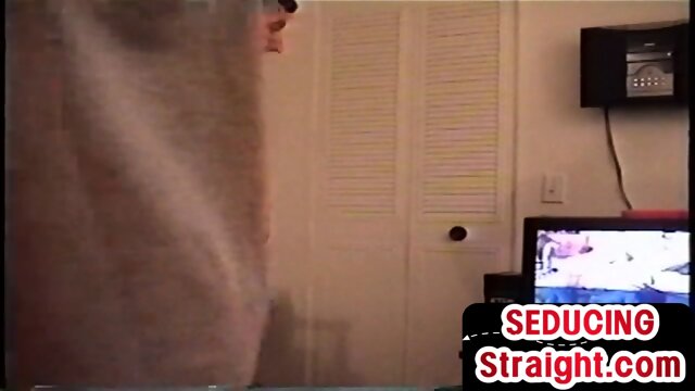 21yo str8 gets BJ by gay for his hairy dick by amateur stud