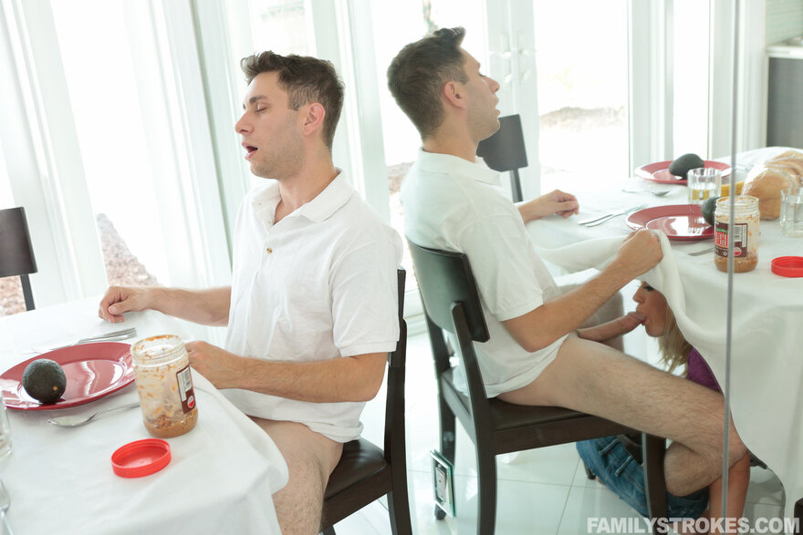 familystrokes_kagney_linn_karter_110