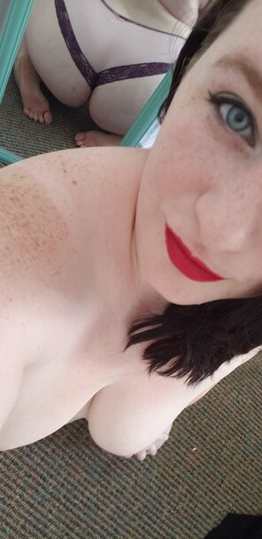 zdjęcie amatorskie Let's play 'how many freckles can you kiss' ðŸ˜˜