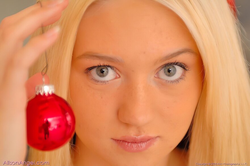 enlarge-young_and_beautyfull - Alison Angel - My body is my Christmas tree - 0011 - 111-enlarge