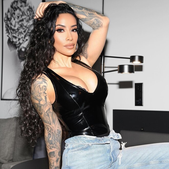 areenxs_1642957203_2757647356369367736_2210635238