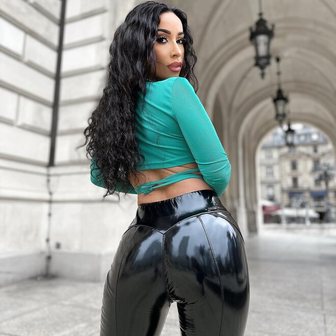 areenxs_1678986055_3059879266447728906_2210635238