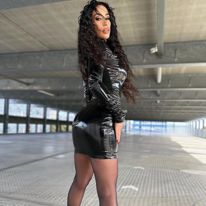 areenxs_1699376407_3230925937716546989_2210635238