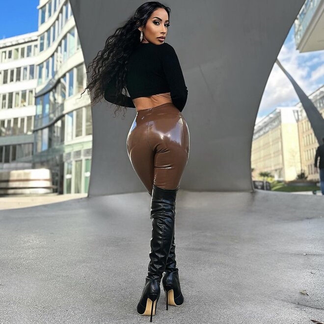 areenxs_1701795626_3251219822673951831_2210635238