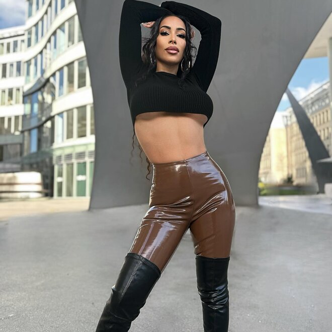 areenxs_1701795626_3251219822690757151_2210635238