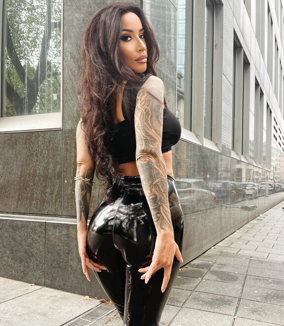 areenxs_1711472402_3332394499601085753_2210635238