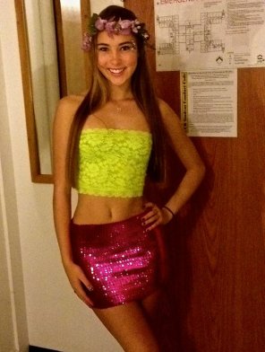 amateurfoto Dressed up in the dorm