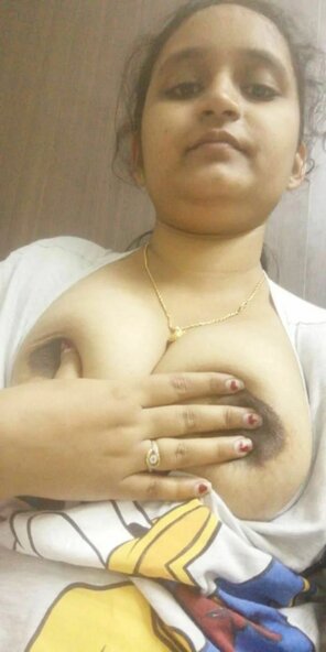 photo amateur Hyderabad-Telugu-wife-showing-big-boobs-photos-9