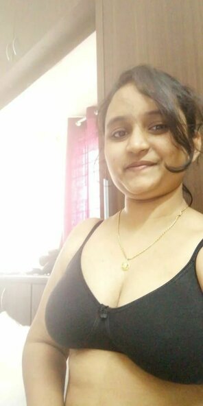 amateur photo Hyderabad-Telugu-wife-showing-big-boobs-photos-6