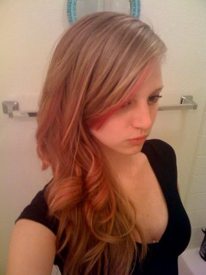 zdjęcie amatorskie Hair Hairstyle Hair coloring Blond Eyebrow 