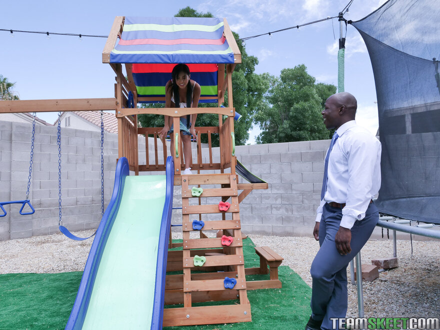 exxxtrasmall_ember_snow3_078