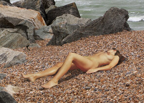 foto amateur Naked on a Beach 1