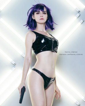 [f] Kusanagi Motoko by Kanra_cosplay. What can be better than cyborg + latex lingerie? [self]