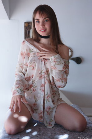 amateur photo MetArt_Presenting-Sofy-Bee_Sofy-Bee_high_0002