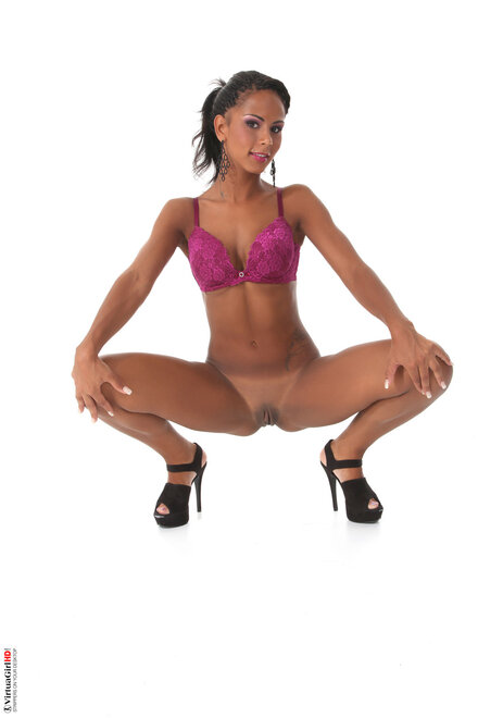 olo design Isabella Chrystin peels off her small costume and pretties six