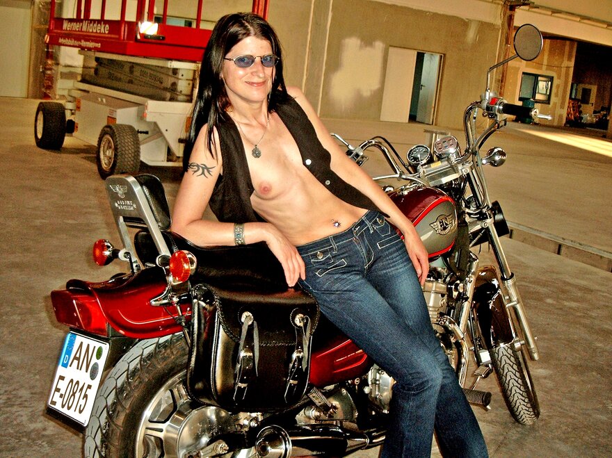 Anemone-Baiker Girl 22