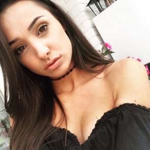 zdjęcie amatorskie Petite pale cutie