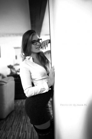 zdjęcie amatorskie sexy secretary in glasses