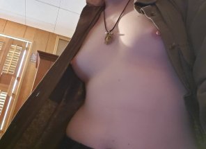 amateur pic If I show my tits do you think my girlfriend will know I'm flirting?