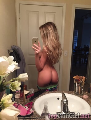 photo amateur selfie-Lovely-from-behind