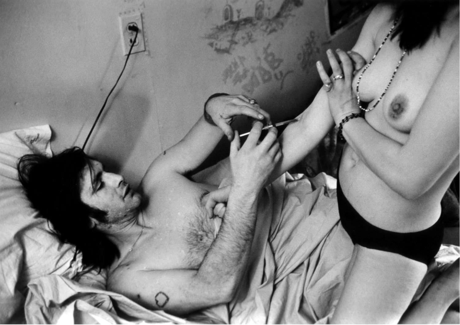 Drugs, youth and nudity captured through the lens of Larry Clark. 1970s Porn  Pic - EPORNER