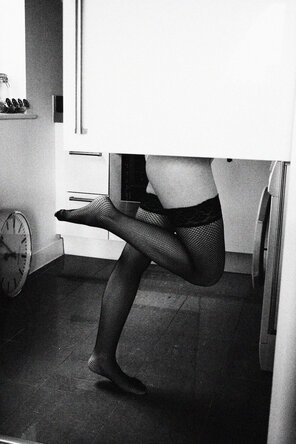 foto amateur At the fridge..