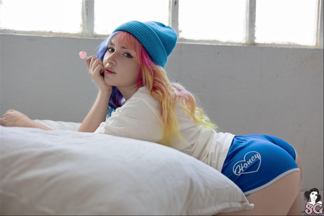 amateur photo 1000156144