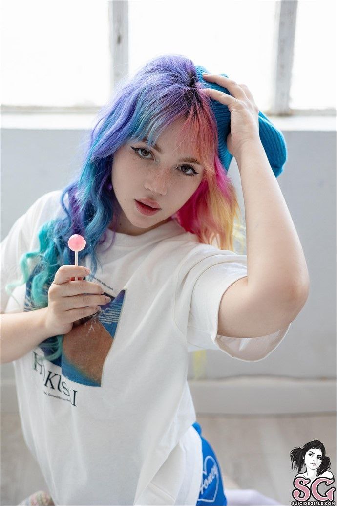 amateur photo 1000156135