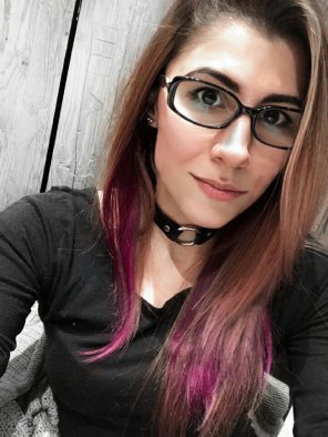 amateurfoto Collared and Hair Dyed