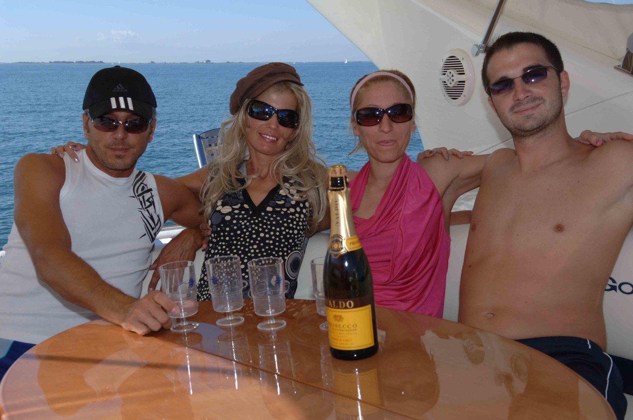 amateur photo 10349044_001_1abc